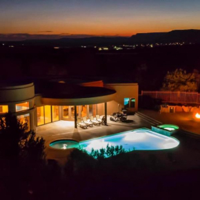 Spectacular Home with Private Pool and Spa in Kanab